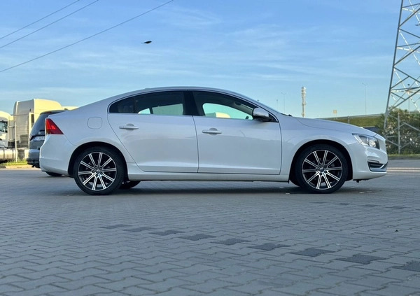 Volvo S60 cena 62000 przebieg: 177235, rok produkcji 2017 z Syców małe 407